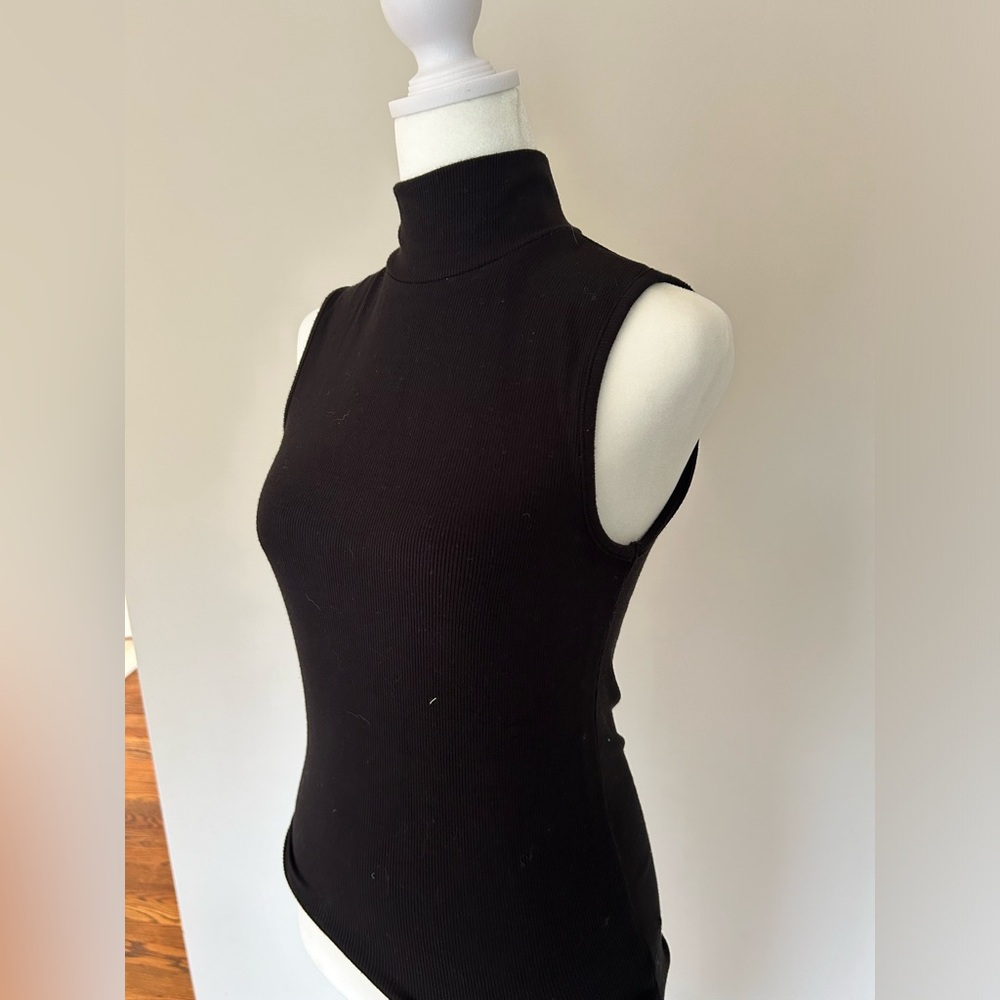 Sanctuary sleeveless black ribbed mock turtleneck